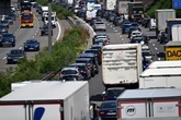 Asbest-Unfall! Verkehr auf A1 bei Köln steht still