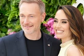 "Stillst du nicht mehr?" Neu-Mama Franca Lehfeldt spricht Klartext nach Kritik an Partyfoto