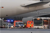 Unfall am Frankfurter Flughafen: Bus kollidiert mit Flugzeug
