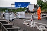 Schwerer Lkw-Unfall auf A4 bei Erfurt: Ätzende Ladung führt zu langer Sperrung