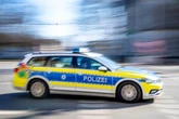 Kontrolle eskaliert: Vier Jugendliche attackieren Bahn-Mitarbeiter