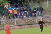 Spielabbruch bei Junioren-Derby! Fans kloppen sich abseits des Platzes