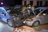86-Jähriger übersieht VW Golf: Vier Verletzte nach Kreuzungs-Unfall