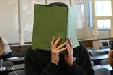 Frau wird vergewaltigt und springt in die Tiefe: 19-Jähriger kommt hinter Gitter