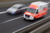 Drama auf der A46: Frau rast in Baustellenmitarbeiter