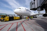 Nach Attacke auf Mitreisende: Lufthansa-Flug nach München wird umgeleitet