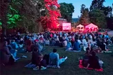 Nostalgie pur: Freiluftkino in Stuttgart zeigt analoge Filmklassiker im Park