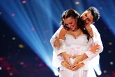 "Let&#039;s Dance"-Paar verkündet Baby-Geschlecht in Live-Sendung und sorgt für große Überraschung
