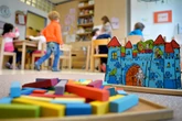 Trotz sinkender Kinderzahlen: Kommunen halten an Kitas fest