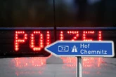 Auto brennt nach Crash mit Leitplanke: Stau auf A72
