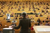NRW plant Kürzung von 150 Millionen Euro: Hochschulen protestieren