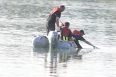 Vor den Augen der Ehefrau: Mann fällt von SUP ins Wasser und ertrinkt