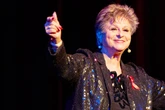 Überraschungs-Auftritt bei der "Hope Gala": Dagmar Frederic stiehlt allen die Show