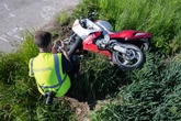 Tödlicher Unfall: Biker verliert Kontrolle und prallt gegen Baum