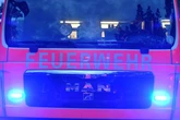 Söhne suchen nach Vater in brennendem Haus, dann wird ein Toter entdeckt