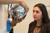Einkaufsgutschein für einen Augen-Scan: Was passiert hier wirklich mit unseren intimsten Daten?