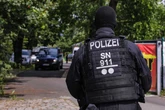 Waffen, Geldwäsche, Menschenhandel: 280 Polizisten stürmen Event von Großfamilie