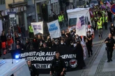 Mit klarem Anliegen: "Rave-Demo" zieht durch Dresdner Neustadt