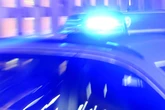 32-Jähriger bedroht Frau (29) am Albertplatz mit Messer: Jugendliche werden zu Helden!