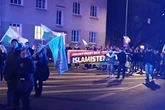 Demos in Dresden-Mickten: Protestierende fordern "Islamisten raus!"