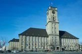 Darum haben am Freitag zwei Berliner Rathäuser bis in die Nacht geöffnet