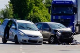 Unfall vor Karls Erlebnis-Dorf sorgt für Stau