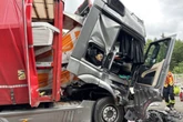 Lastwagen-Unfall auf A7: Vater und Sohn (10) verletzt in Krankenhaus
