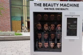 Wenn ein Automat Gesichter ausspuckt: Aktion in der HafenCity hinterfragt Schönheitsideale