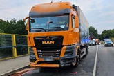 Tödlicher Verkehrsunfall zwischen Flöha und Niederwiesa: Lkw und Honda krachen zusammen