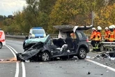 Tragischer Unfall auf A4: Auto stürzt in Mittellandkanal, drei Menschen sterben