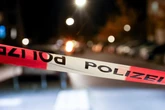 Mysteriöser Schockfund in Sachsen: Mann fast tot auf Straße entdeckt