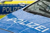 Fenster zerschlagen: Einbruch in Freitaler Arztpraxis - Polizei sucht Zeugen