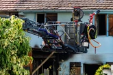 100 Feuerwehrleute bei Wohnhausbrand in Eschborn im Einsatz: Hund stirbt in den Flammen