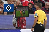 Bei 0:5-Klatsche gegen die Bayern: Darum zeigte Schiri Stieler Soumahoro keine Ampelkarte