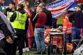 Sturz von Zaun: Notfall überschattet Bundesliga-Spiel