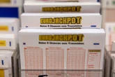 Mega-Summe wartet noch immer auf Besitzer: Wo ist Dresdner Lotto-Millionär?