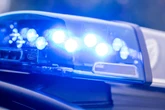 Schwere Verletzungen im Gesicht und Volksverhetzung: Polizei sucht Schläger-Trio