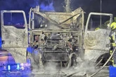 Feuer in wichtigem NRW-Hafen: Sattelschlepper vollständig ausgebrannt, Ursache unklar