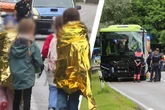 Horror-Unfall zwischen Reise- und Linienbus: Ein Kind tot! Mehrere Schwerverletzte