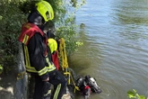 Rollstuhlfahrer ins Wasser gefallen? Feuerwehr sucht Spree ab