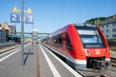 Bahn feiert Meilenstein: Erstmals wieder durchgängig Züge auf Eifelstrecke unterwegs