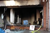 Explosion in Kosmetikstudio: Polizei jagt Verdächtigen