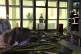 Brandstiftung an Schule! Feuerwehr kann Schlimmeres verhindern