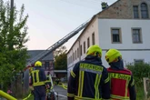 Schwelbrand wütet in Wohnhaus: Familie steht ohne feste Bleibe da