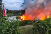 Mehrere Wohnwagen bei Brand auf Campingplatz zerstört, möglicherweise Todesopfer