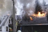 Brand in Ostsachsen: Haus geht am frühen Morgen in Flammen auf
