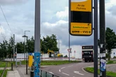 Plötzlich lauter Knall an Dresdner Haltestelle: Polizei stellt Verdächtigen unweit des Tatorts