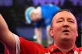 Zweifach-Weltmeister am Boden: Ex-Kollege begräbt Karriere von Darts-Star