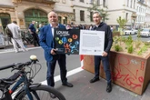 Kühns Kübel auf der Louisenstraße sind nur noch Ascher und Mülleimer