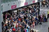Sommerferienstart in NRW: So ist die Lage auf Straßen, Schienen und an den Flughäfen